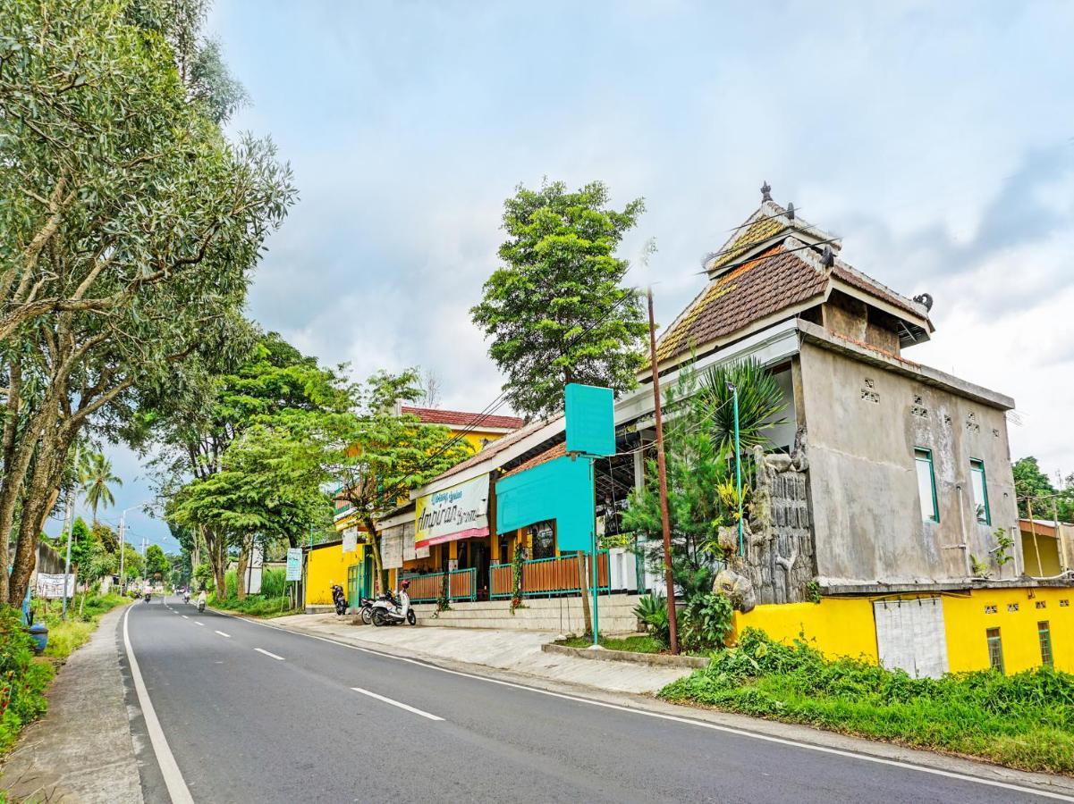 Oyo 92215 Ampiran Bromo Syariah Hotel Malang Exterior photo