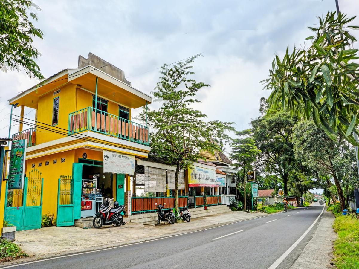 Oyo 92215 Ampiran Bromo Syariah Hotel Malang Exterior photo