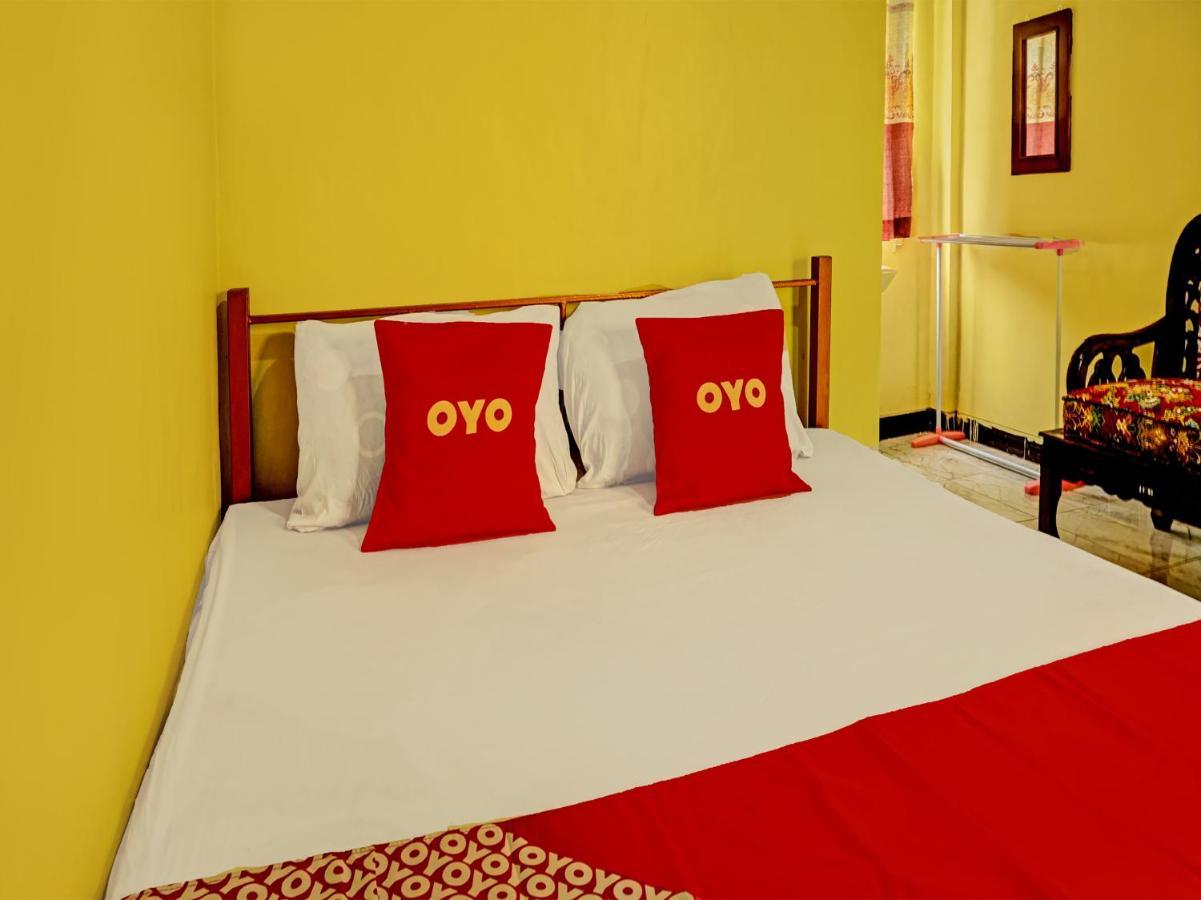 Oyo 92215 Ampiran Bromo Syariah Hotel Malang Exterior photo